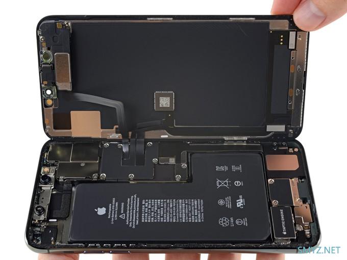 初印象iphone 11 pro max采用了和iphone xs max形状相同的l型电池