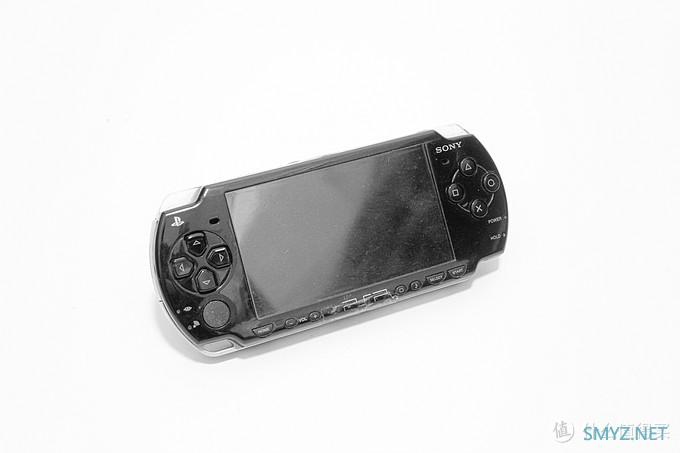 来自十年前的情怀——经典掌机 SONY PSP2000（附翻新）