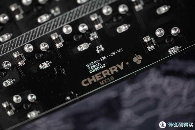 个人瞎买 篇一：一块铝板的艺术之旅 CHERRY MX BOARD 3.0s