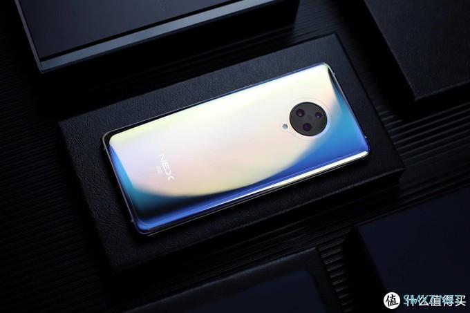 vivo NEX 3急速体验：99.6%屏占比的无界瀑布屏令人惊艳