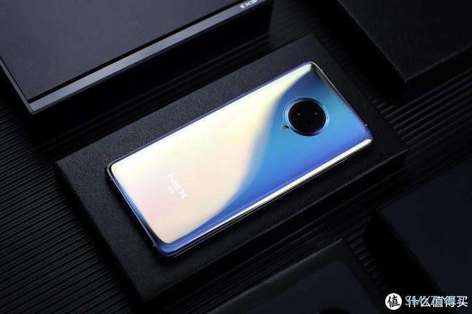 vivo NEX 3急速体验：99.6%屏占比的无界瀑布屏令人惊艳