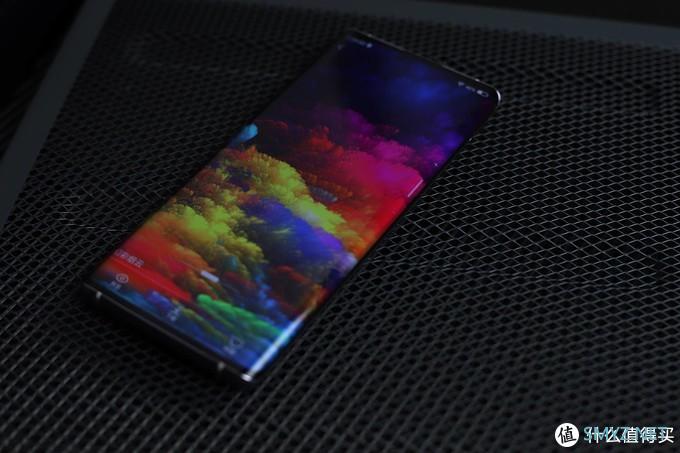 vivo NEX 3急速体验：99.6%屏占比的无界瀑布屏令人惊艳