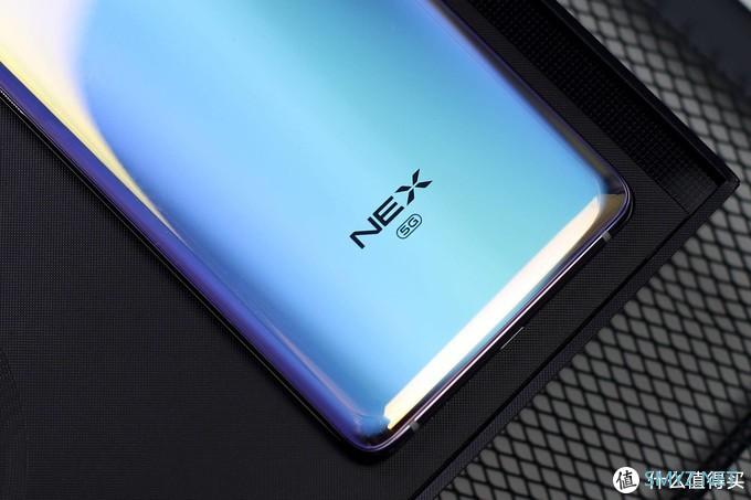 vivo NEX 3急速体验：99.6%屏占比的无界瀑布屏令人惊艳