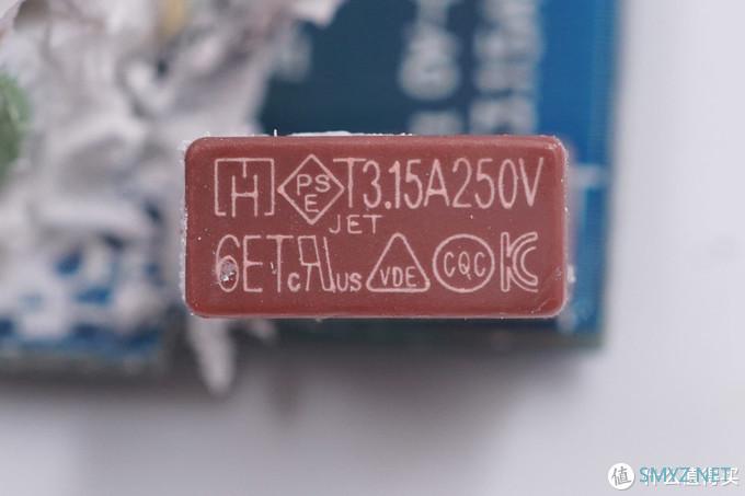 拆解报告：爱否开物1A2C 65W PD氮化镓充电器