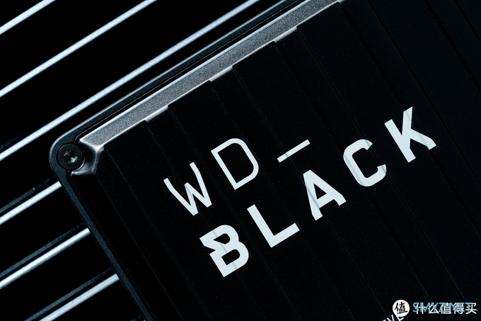 西部数据的大招？游戏主机扩容首选：WD_BLACK P10 4TB 移动硬盘体验