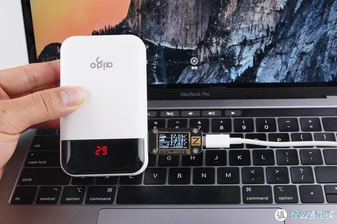 PD、PE、QC等多协议加持，aigo E10000PD数显快充移动电源评测