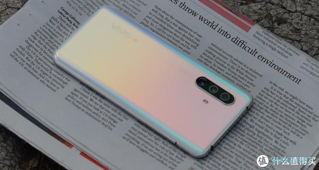 沉淀着彩虹似的梦：vivo X30虹影版试用简评