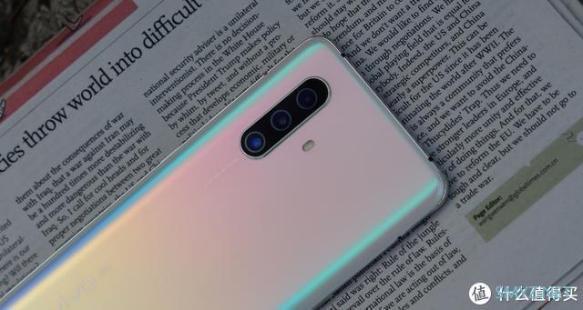 沉淀着彩虹似的梦：vivo X30虹影版试用简评