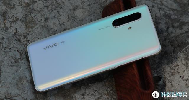 沉淀着彩虹似的梦：vivo X30虹影版试用简评