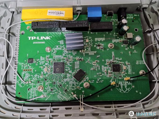 路由器 篇一：TP-LINK WDR6500千兆版路由器拆机