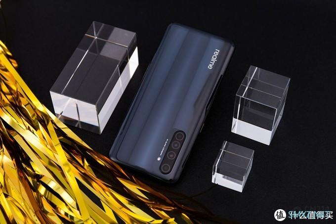 真我X50 Pro 玩家版首发评测，realme的周年献礼究竟能“快”到什么程度？