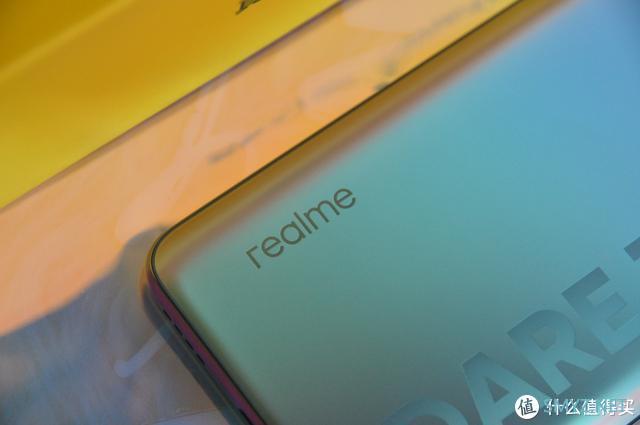 打造年轻一代潮玩机，realme 真我X7 Pro评测