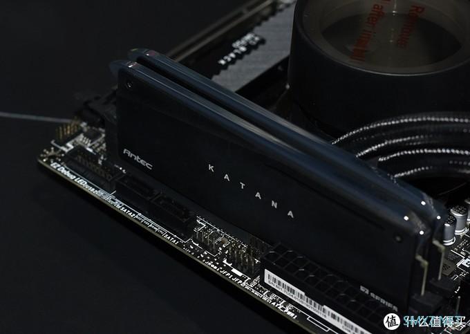 英伟达新核弹 耕升GeForce RTX 30霸0 炫光10G 奥力给！！！