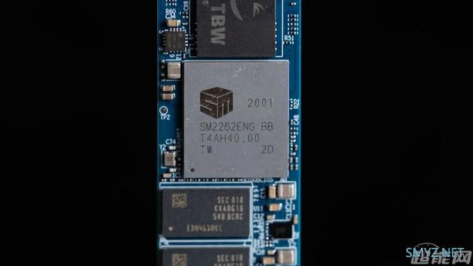 十铨引领者EXPERT PCIe 2TB SSD评测：超高耐久让创作者放心