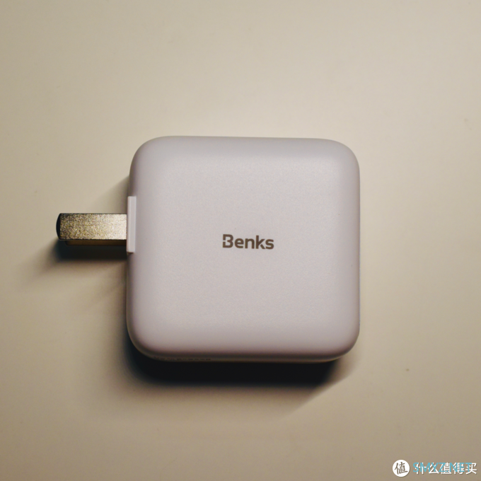 走心小配件 篇三：Benks 65w GN-004P3-CN 氮化镓双口充电器