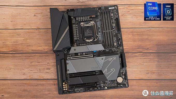 技嘉小雕PRO Z590 AORUS PRO AX主板开箱，10700K和内存超频测试