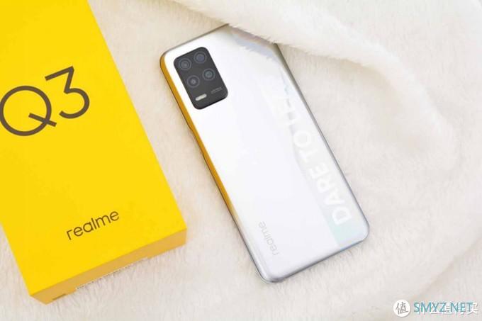 校花级别的realme 真我Q3上手体验：千元机皇会是它吗？