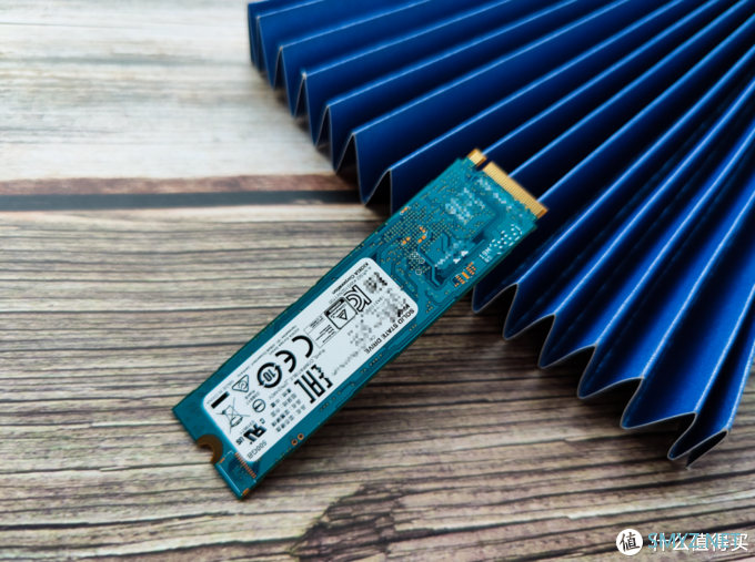 铠侠 RC10SSD轻松 DIY 1000MB读写移动固态硬盘