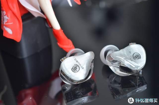 HIFI器材 篇九十八：海贝音乐推Crystal 4流行向调音四动铁耳塞，强势挤入千元级市场