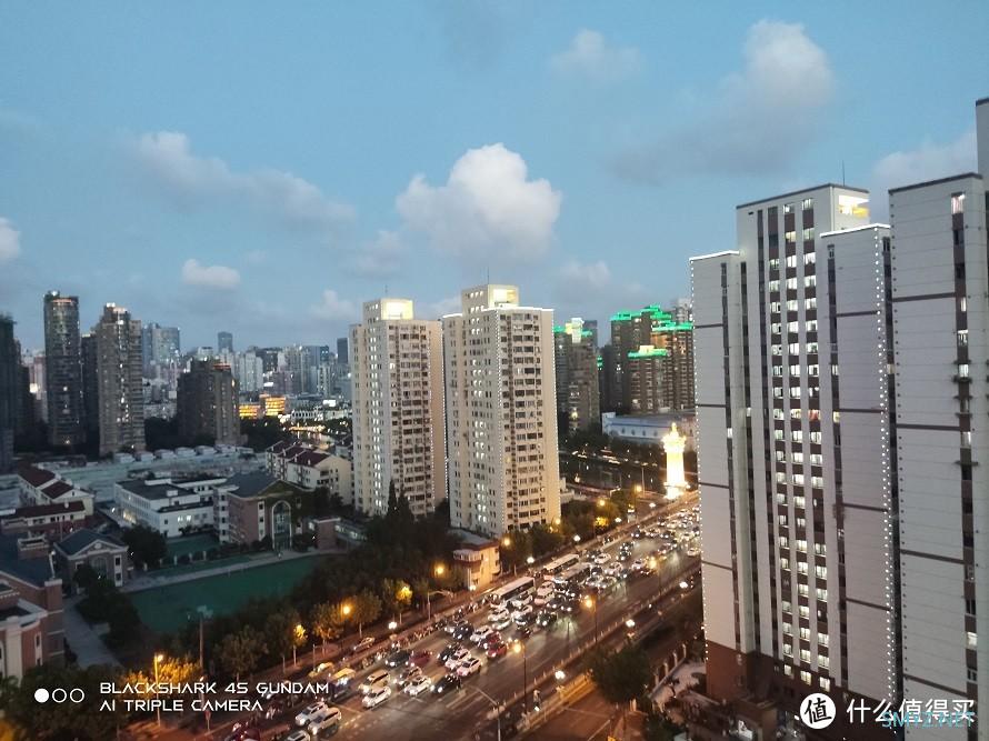 黑鲨4S高达限定版测评，颜值更胜一筹，性能稳定的游戏手机