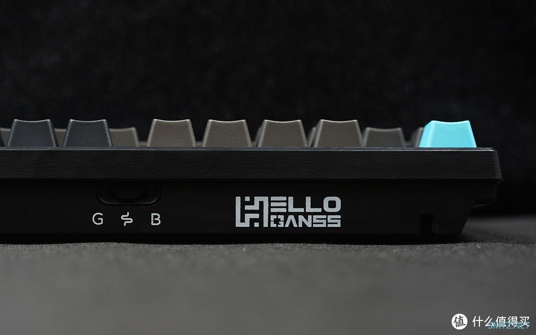 硬壳数码 篇一：入手一个月的TTC金粉轴键盘使用如何？哈喽高斯HS98T使用体验分享！