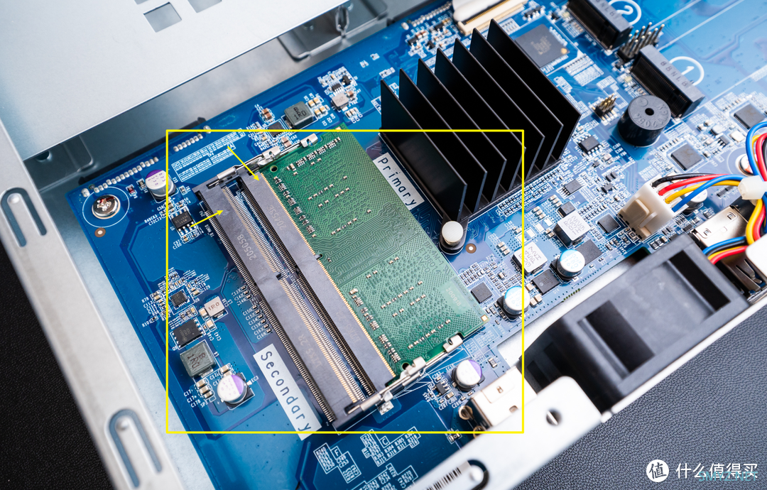 新房的网络布局分享：威联通TS-451DeU 机架式NAS 开箱体验，安装QB做下载机！