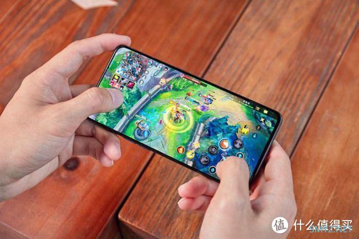 OPPO Reno7Pro：直屏手机颜值天花板