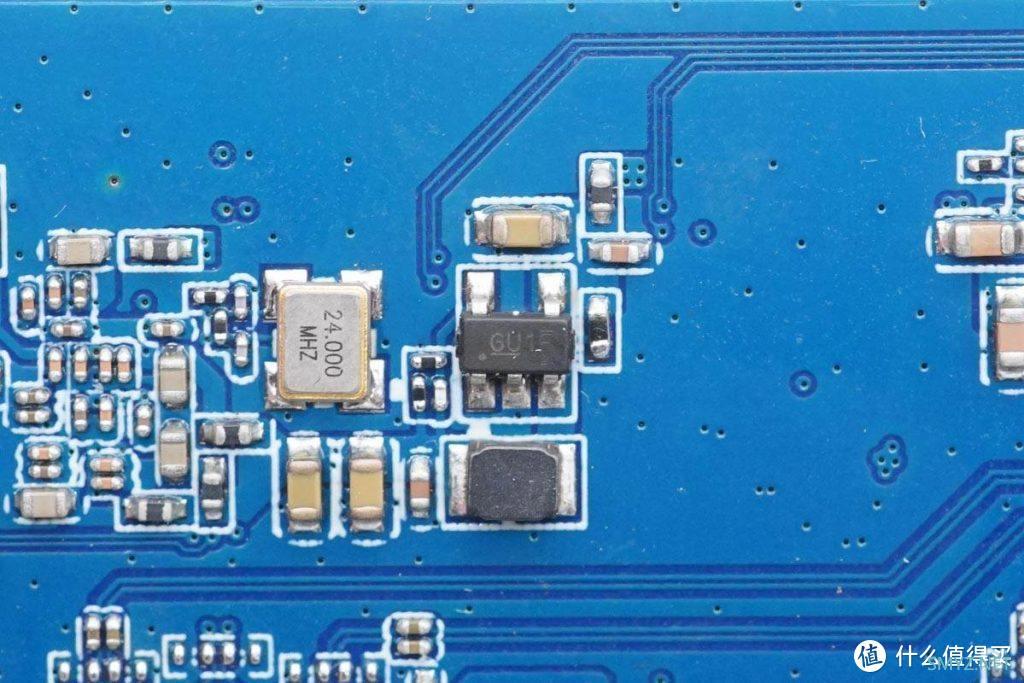 拆解报告：UGREEN绿联8K USB4多功能扩展坞CM500