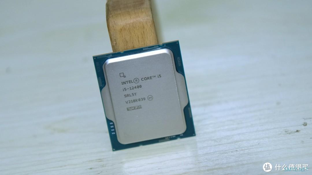 性价比最高游戏CPU i5 12400使用体验 游戏神U 12400F