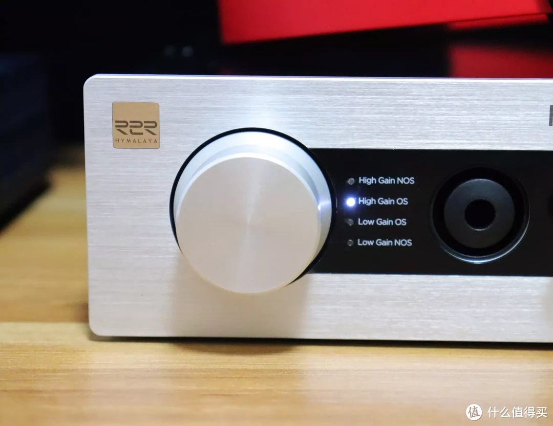 让门外汉都情不自禁桌面发烧入坑货，HIFIMAN EF400解码耳放一体机