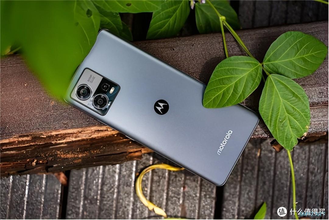 摄影师多图力荐，年轻人的第一款退烧手机，moto S30 Pro上手实测