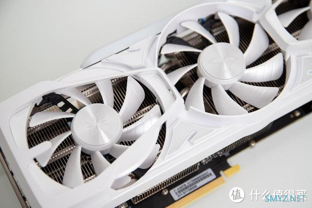 装载耕升 GeForce RTX 3070 Ti 星极皓月显卡，通杀2K游戏