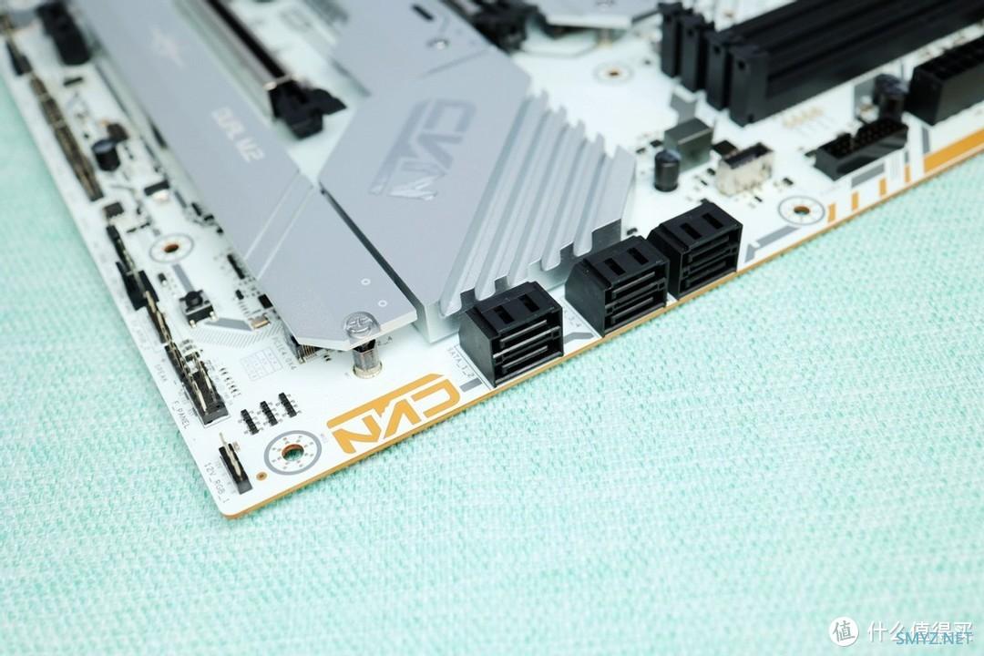 又大又白谁不爱？七彩虹Z790 GAMING FROZEN DDR4主板详细评测