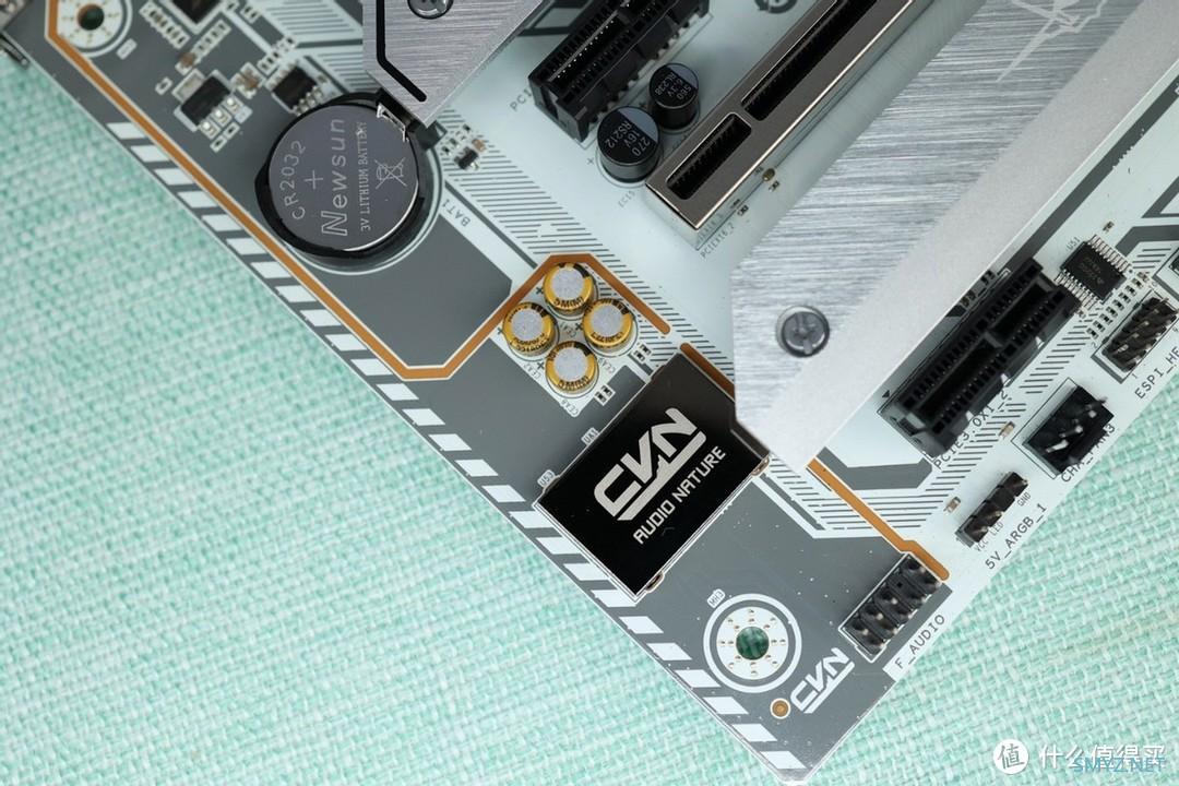 又大又白谁不爱？七彩虹Z790 GAMING FROZEN DDR4主板详细评测