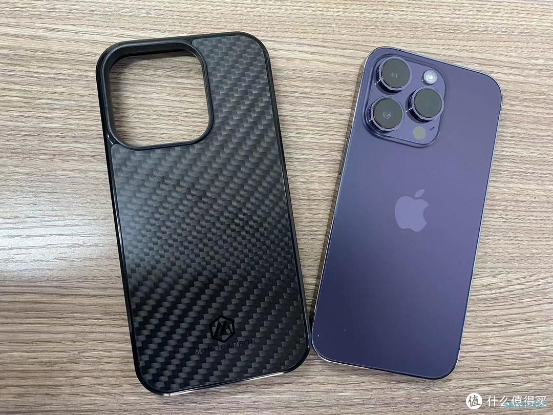 用上墨罗碳纤维手机壳，iphone 14 pro掉地也不慌了