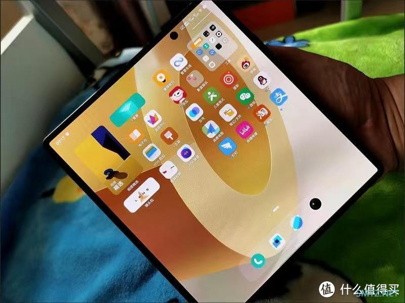 vivo X Fold 120Hz E5折叠巨幕 航天级铰链 双屏幕指纹 5Gvivo X Fold 120Hz E5折叠巨幕 航天级铰链 双屏