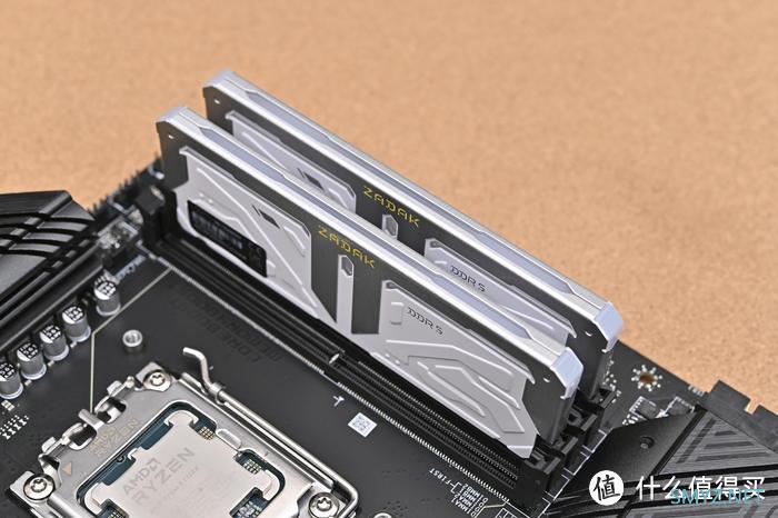 白色小清新主机——微星 B650M+影驰 4060Ti+乔思伯 U4 Mini 装机展示