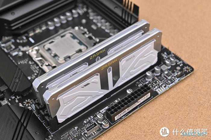 白色小清新主机——微星 B650M+影驰 4060Ti+乔思伯 U4 Mini 装机展示