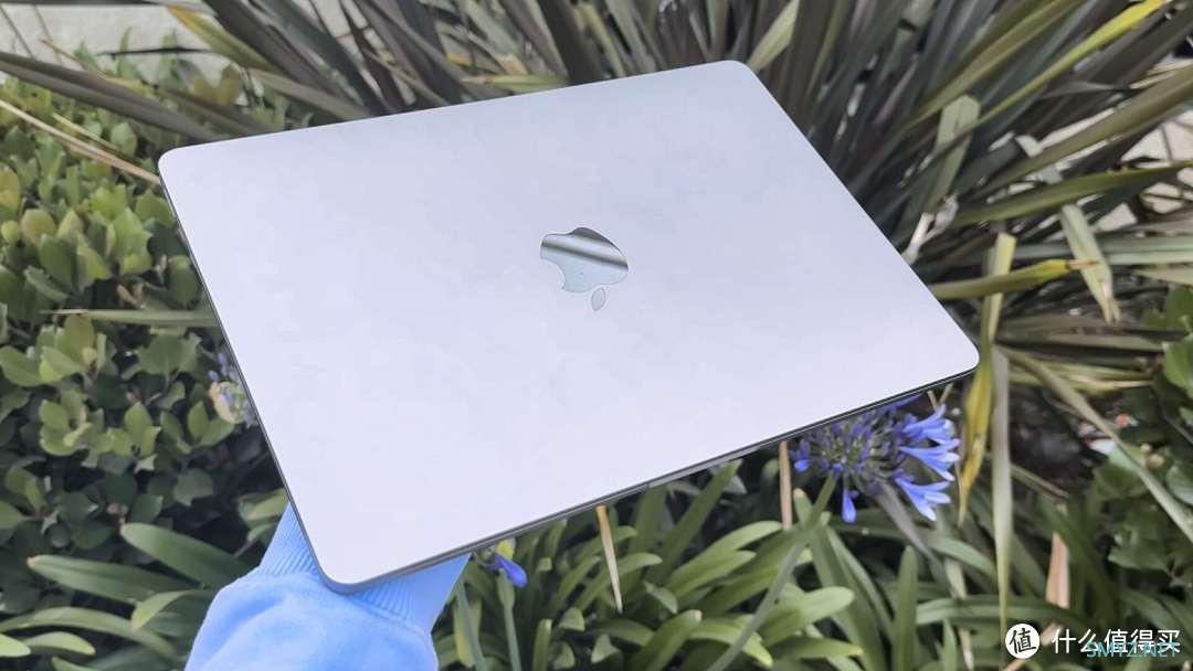 性能强悍 做工精致 续航持久到离谱 但依然不是很推荐 MacBook Air 15寸体验