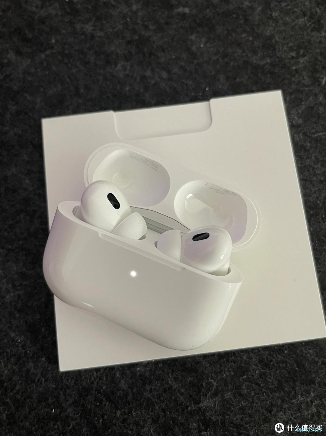 不仅仅是个降噪耳机,AirPods 让你随时随地享受音乐