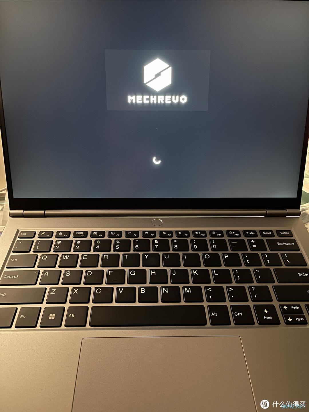 用妹子的MacBook换了台机械革命