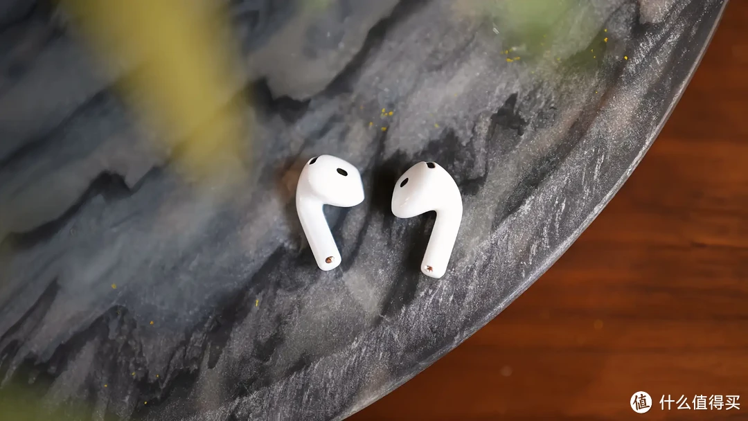 Pro款青春版 AirPods 4体验 差不差钱 买它都合适 今年苹果最有性价比的产品