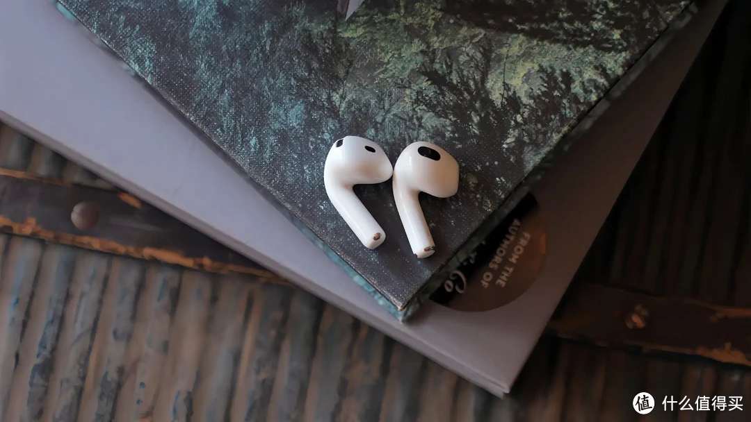 Pro款青春版 AirPods 4体验 差不差钱 买它都合适 今年苹果最有性价比的产品