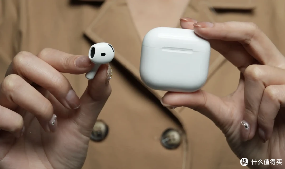 Pro款青春版 AirPods 4体验 差不差钱 买它都合适 今年苹果最有性价比的产品